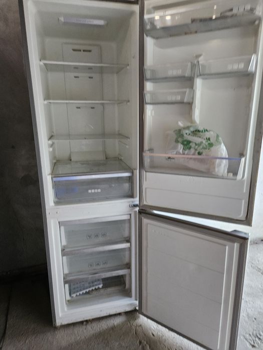 Холодильник продается