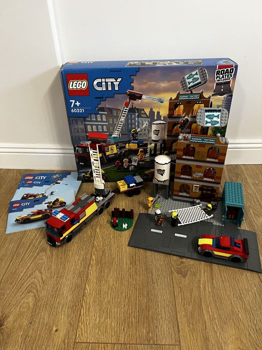 LEGO City 60321 – Brigada de Pompieri (fara moto si un omulet)