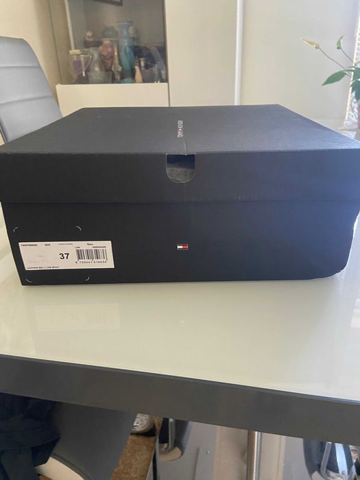 Продавам нови оригинални дамски кожени боти Tommy Hilfiger №37