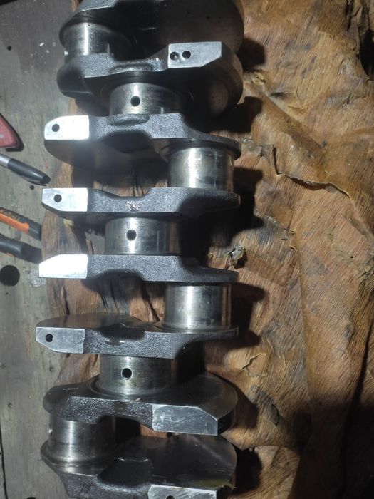 Коленвал МТЗ Д-245.  .