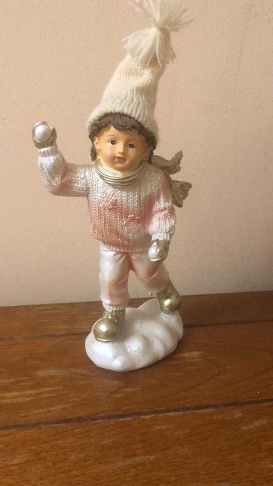 Статуэтка ребенок со снежком