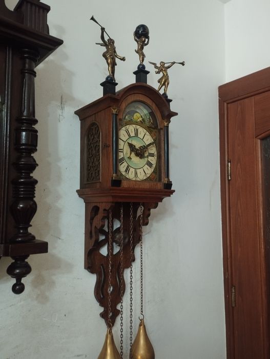 Ceas pendula de perete mecanism Urgos anii 70 cu pendul