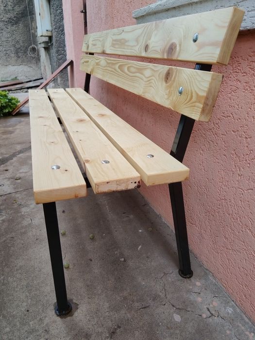 Пейка - метал, дърво