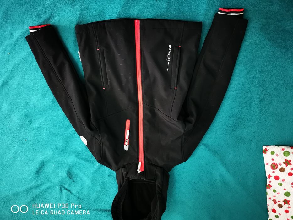 Geaca imblanita termica impermeabila 10-11 ani ca noua