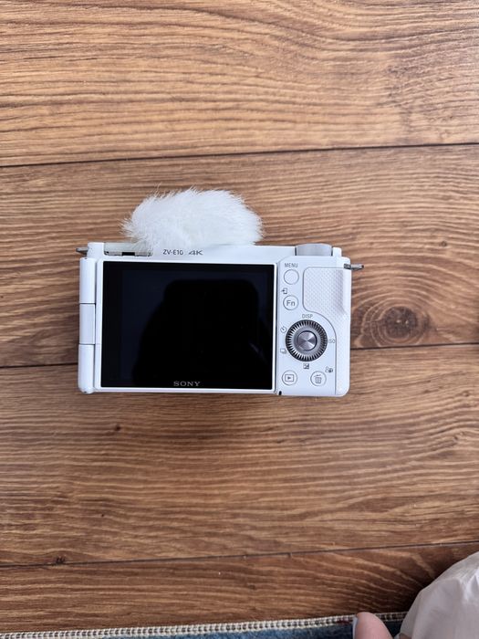 камера Sony ZV-E10