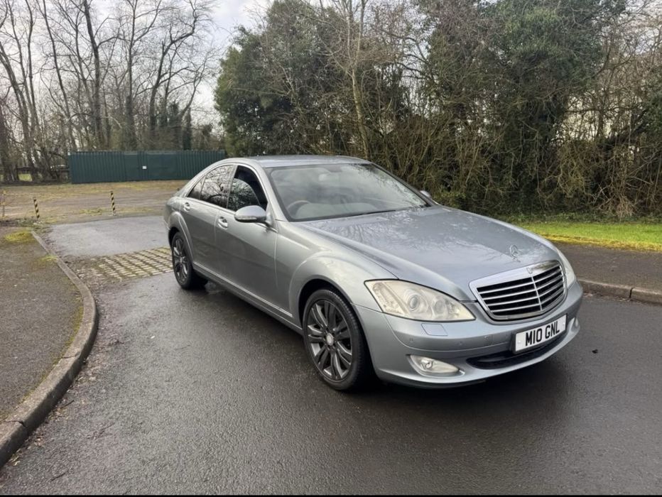 Mercedes Benz - S320