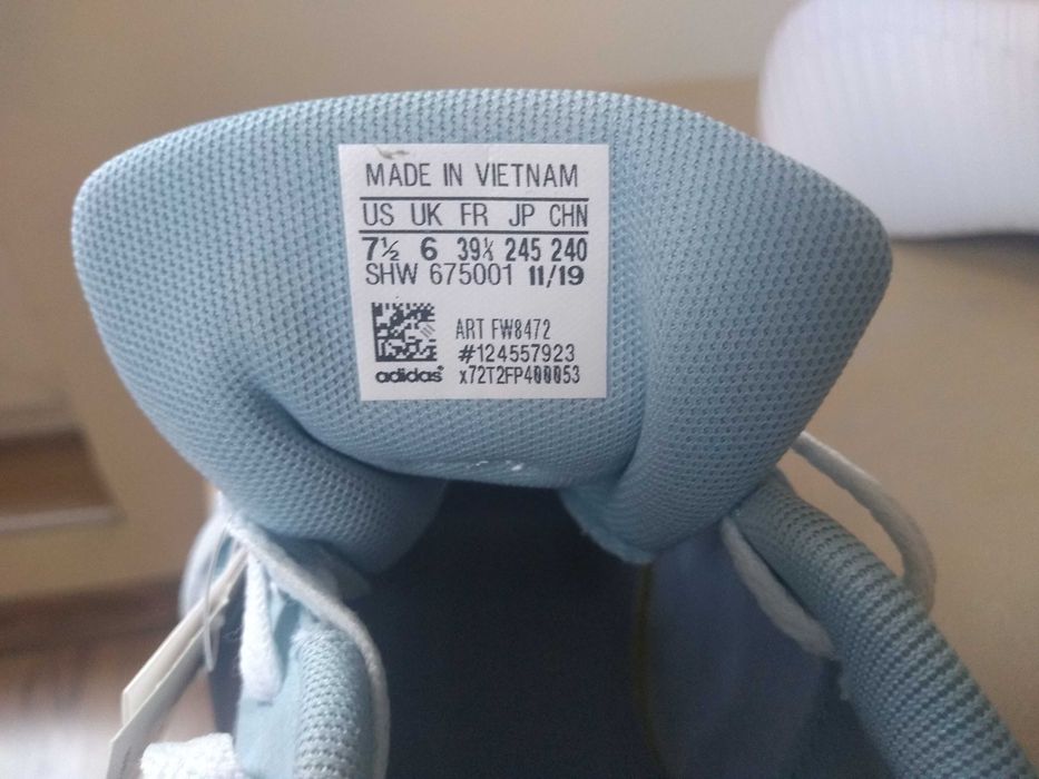 Оригинални Нови Adidas Lite Racer маратонки,номер 39 1/3, UK 6