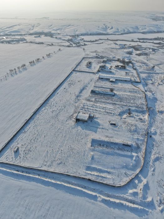 Қора сатылады.Продаётся кошара