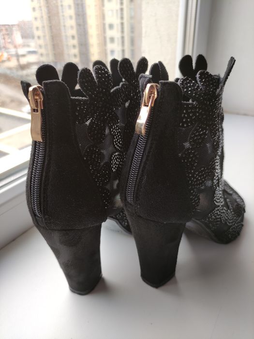 Нарядные ботильоны 38-39 размер