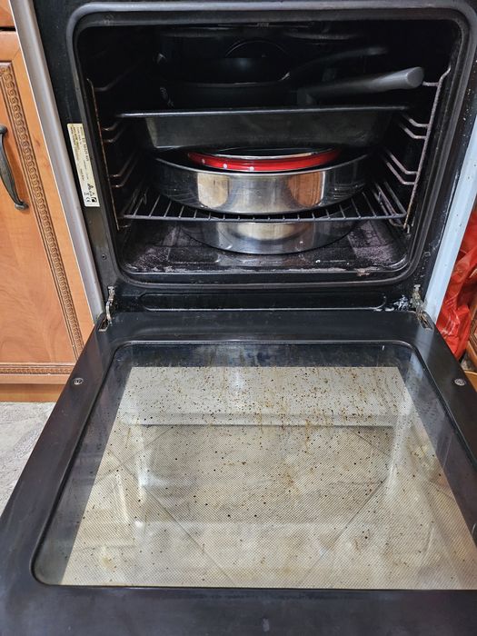 Стара печка на Gorenje с керамичен плот