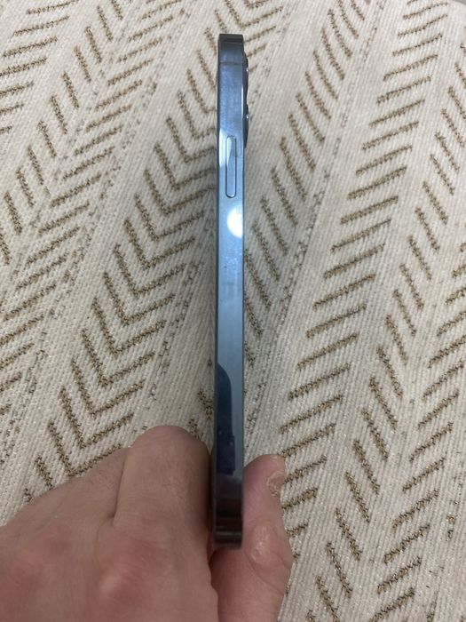 Айфон 12про хорошем состояние