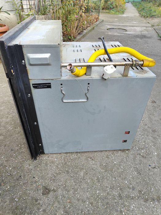 Cuptor Whirlpool pe gaz cu defect