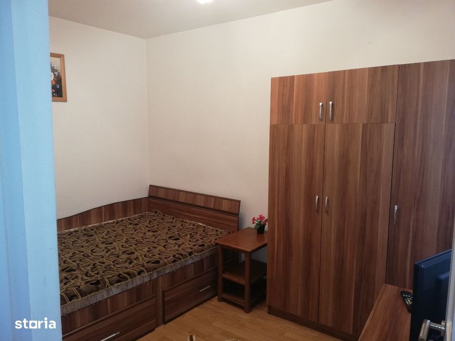 2 camere la curte Stefan Cel Mare