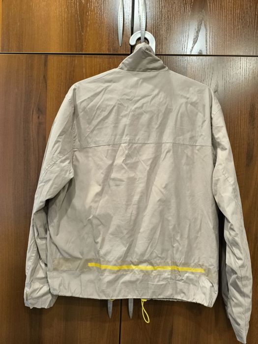 Продам куртку джинсовую,ветровку