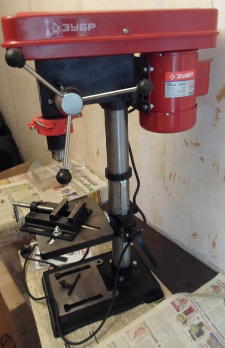 Вертикально - сверлильный станок (ЗСС-450), ЗУБР 450 Вт, 16 мм.