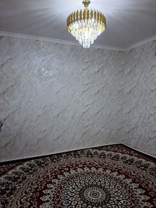 Batoshdan 2sutiqli 3xonali remontlari yaxshi xolatdagi uy sotiladi