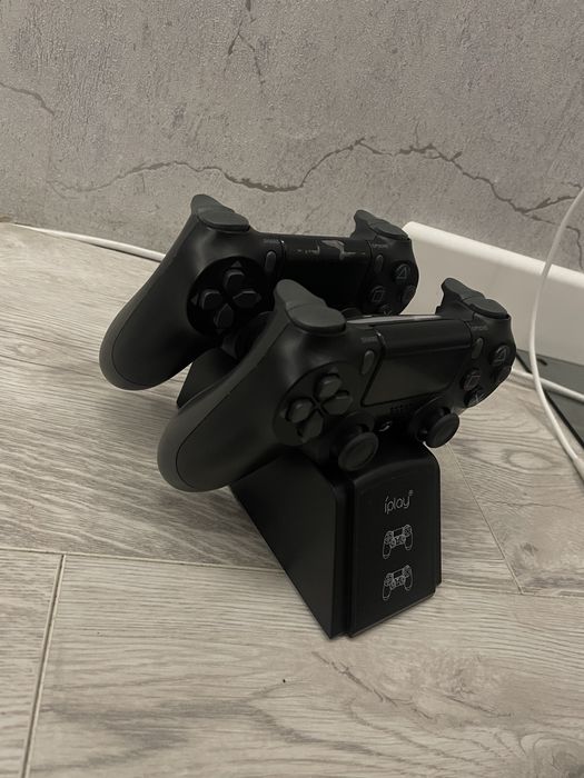 Продам PS4 Slim 500gb