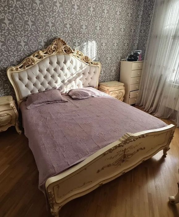 Продам спальный гарнитур