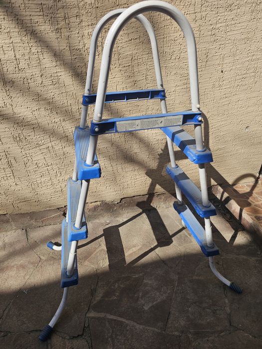 Лестница для бассейна