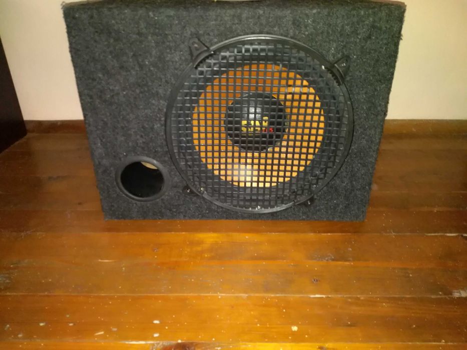 Продавам бас каса+Усилвател