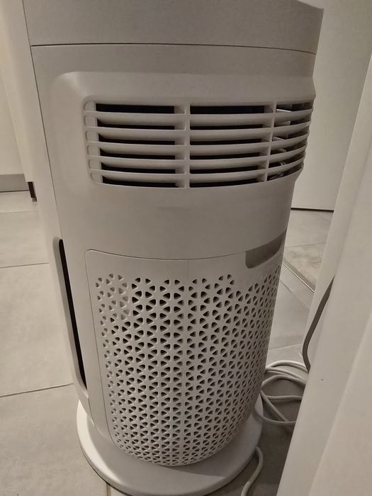 Vând Purificator de aer si ventilator 2-in-1 Philips AMF765/10