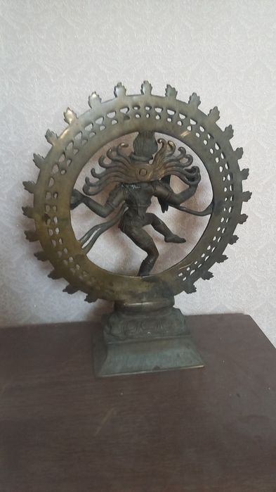 Продам бронзовую статуэтку натараджи