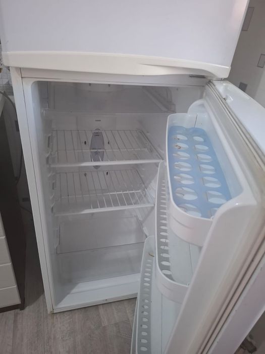 Продам Холодильник LG