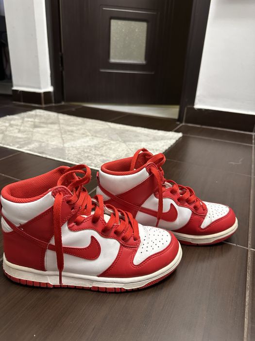 Nike Dunk High roșii