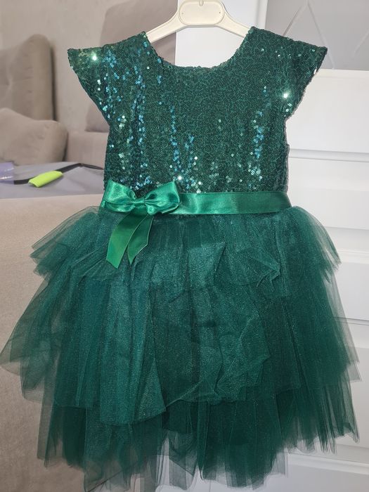 Продам платье нарядное