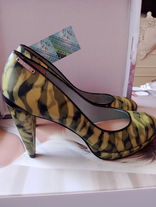 Дамски токчета номер 39 Цена 10 лв