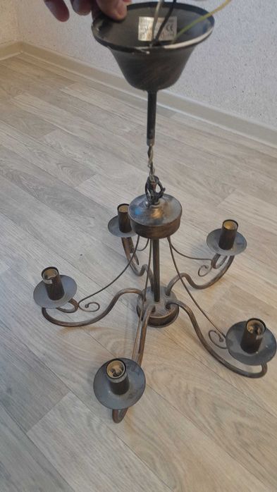 продам  люстру пяти рожковую