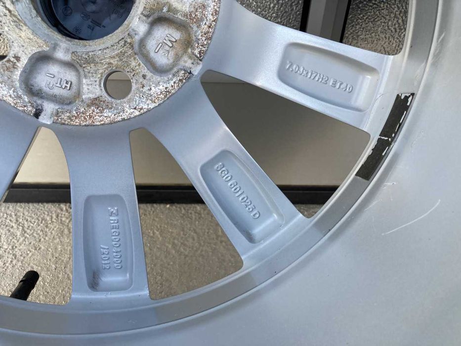 Jante cu cauciucuri vara 215/55/17 originale Volkswagen London R 17 cu senzori presiune
