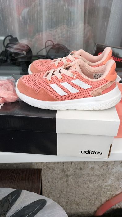 Кроссовки Адидас