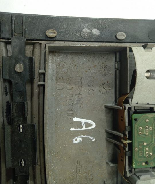 Plafoniera 4B0947105 Audi A6 4B/C5  [din 1997 pana  2001] seria