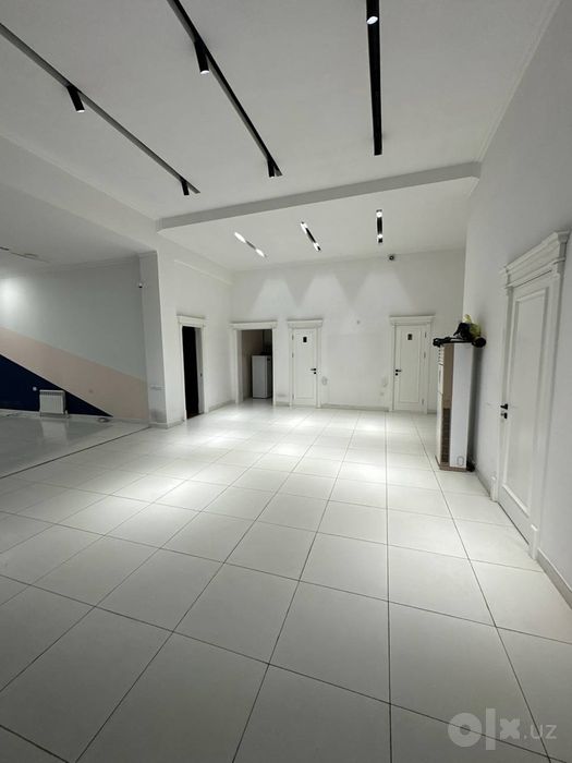Novza  250m2 har qanday besnes uchun  arendaga beriladi