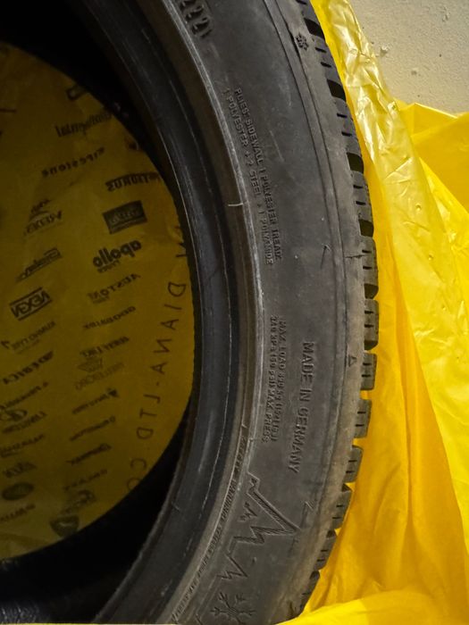 Зимни гуми Dunlop 225/45R/18
