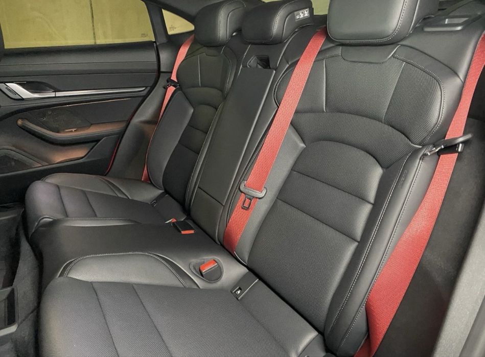 Porsche Taycan 4S Black Edition