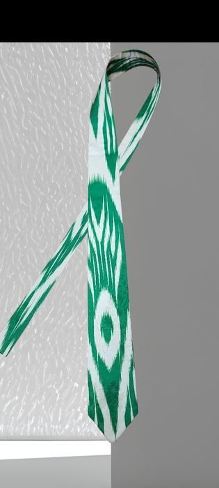 Галстук ручной работы в традициях Узбекистана