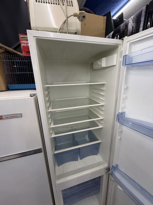 Хладилник с фризер за вграждане GORENJE