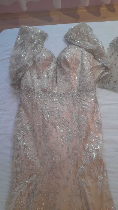 Прекрасни рокли носени по един път!