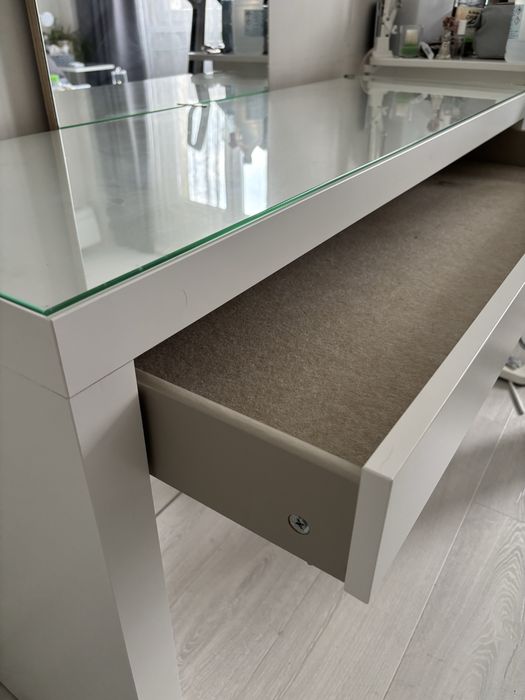 Тоалетка с огледало + подарък органайзери