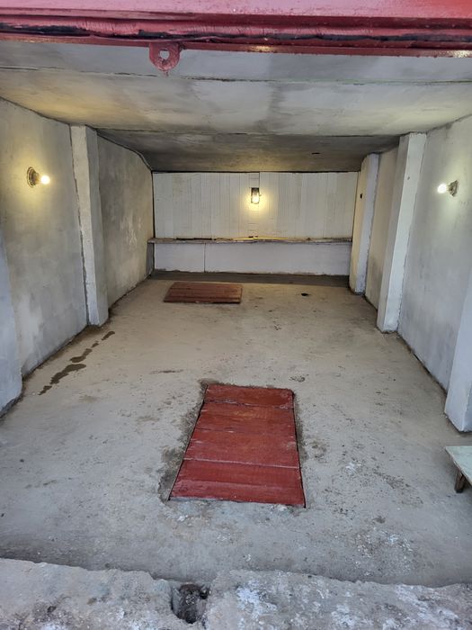 Продам гараж на Защите