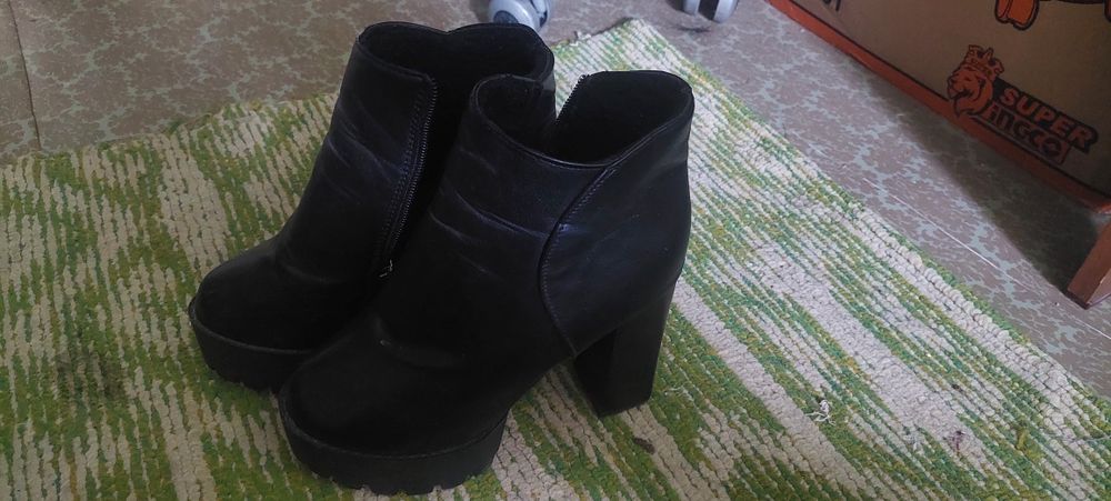 Сапоклар сотилади