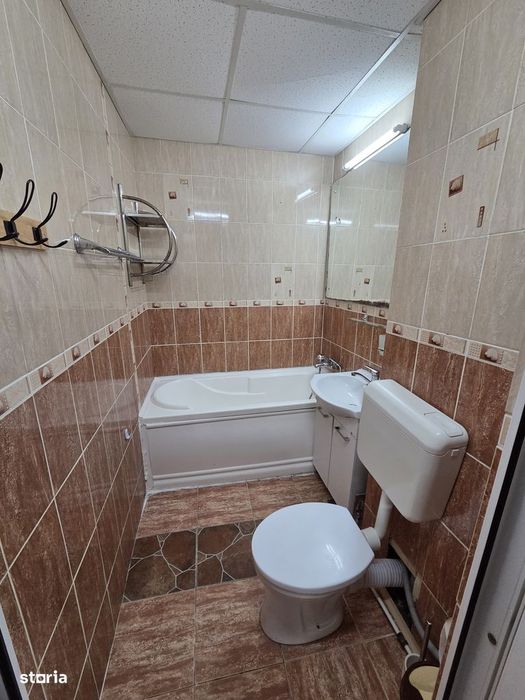 Inchiriez apartament decomandat 2 camere, Podul Ros