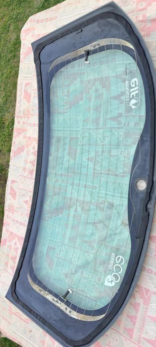 Geam spate clio 4 2013