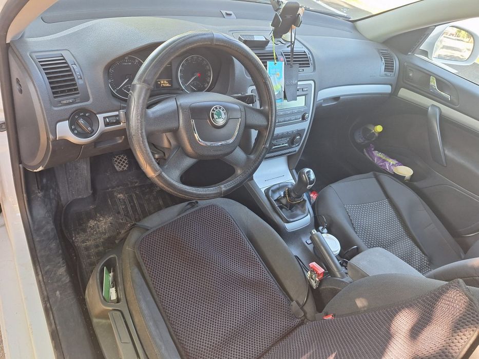 Vând Skoda Octavia 2