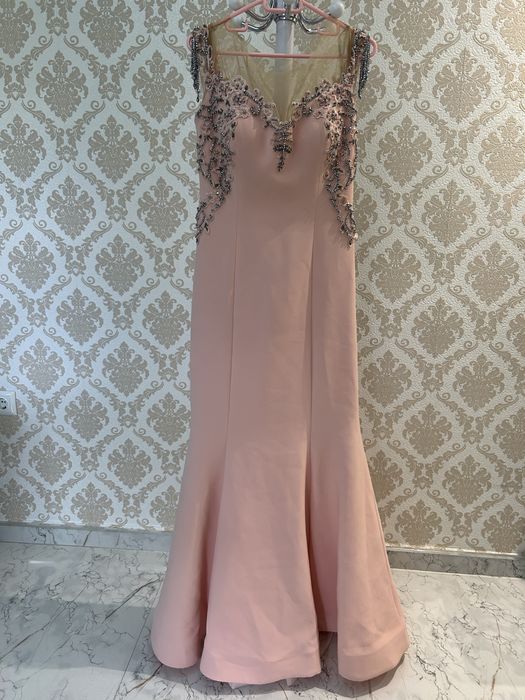 Официална рокля в пастелно розово