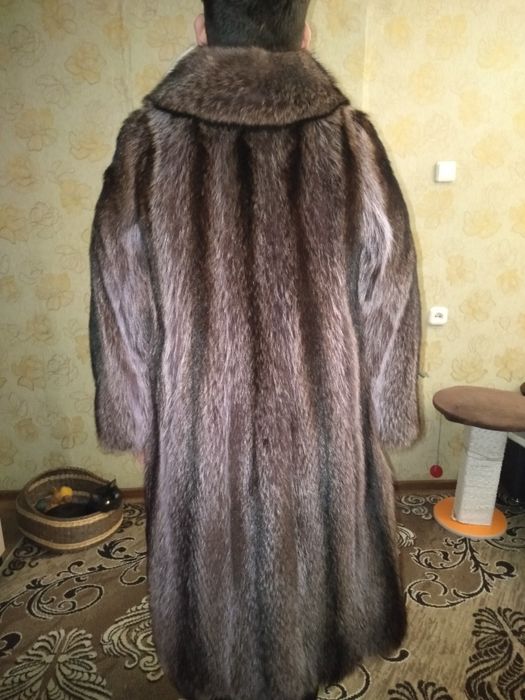 Шуба енотовая, р-р 52