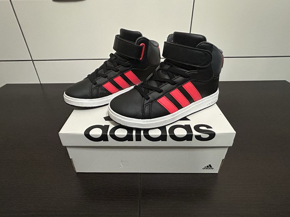 Adidasi Adidas baieti Nr. 34