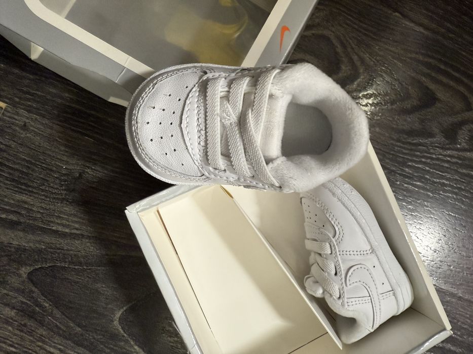 Нови бебешки обувки Nike